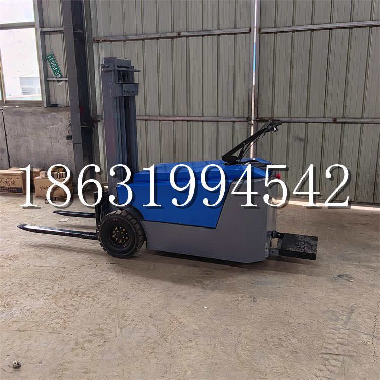 铁岭县全电动叉车插腿式堆高车液压装卸车1.5吨升高小型站驾式铲车